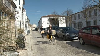 COVID-19: Γέμισαν τα εξοχικά