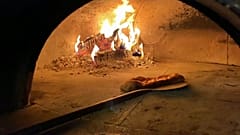 Mit Feuer und Teig gegen Corona