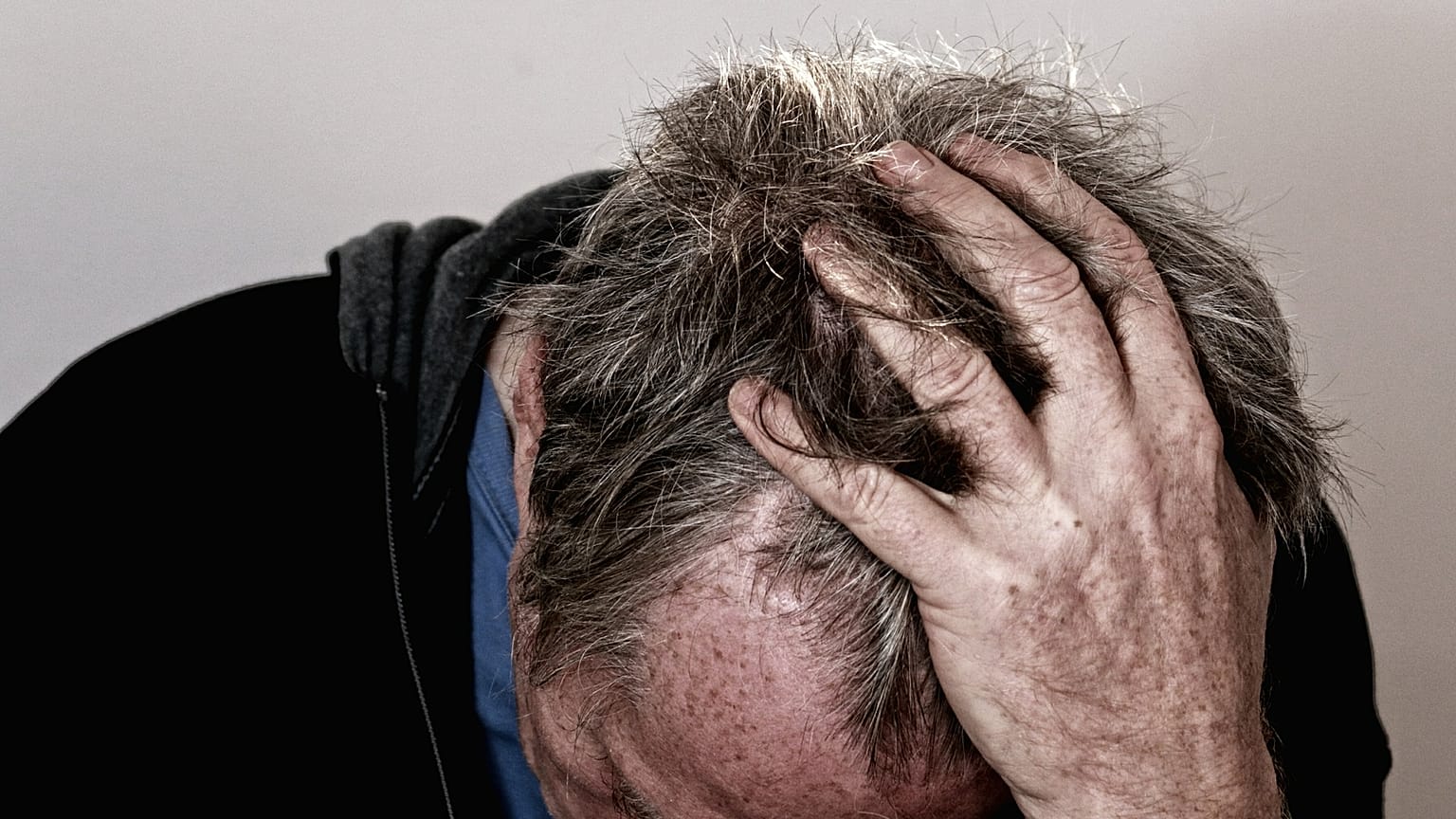 الحجر المنزلي في زمن كورونا يشرّع الأبواب أمام مشكلات نفسية شتّى