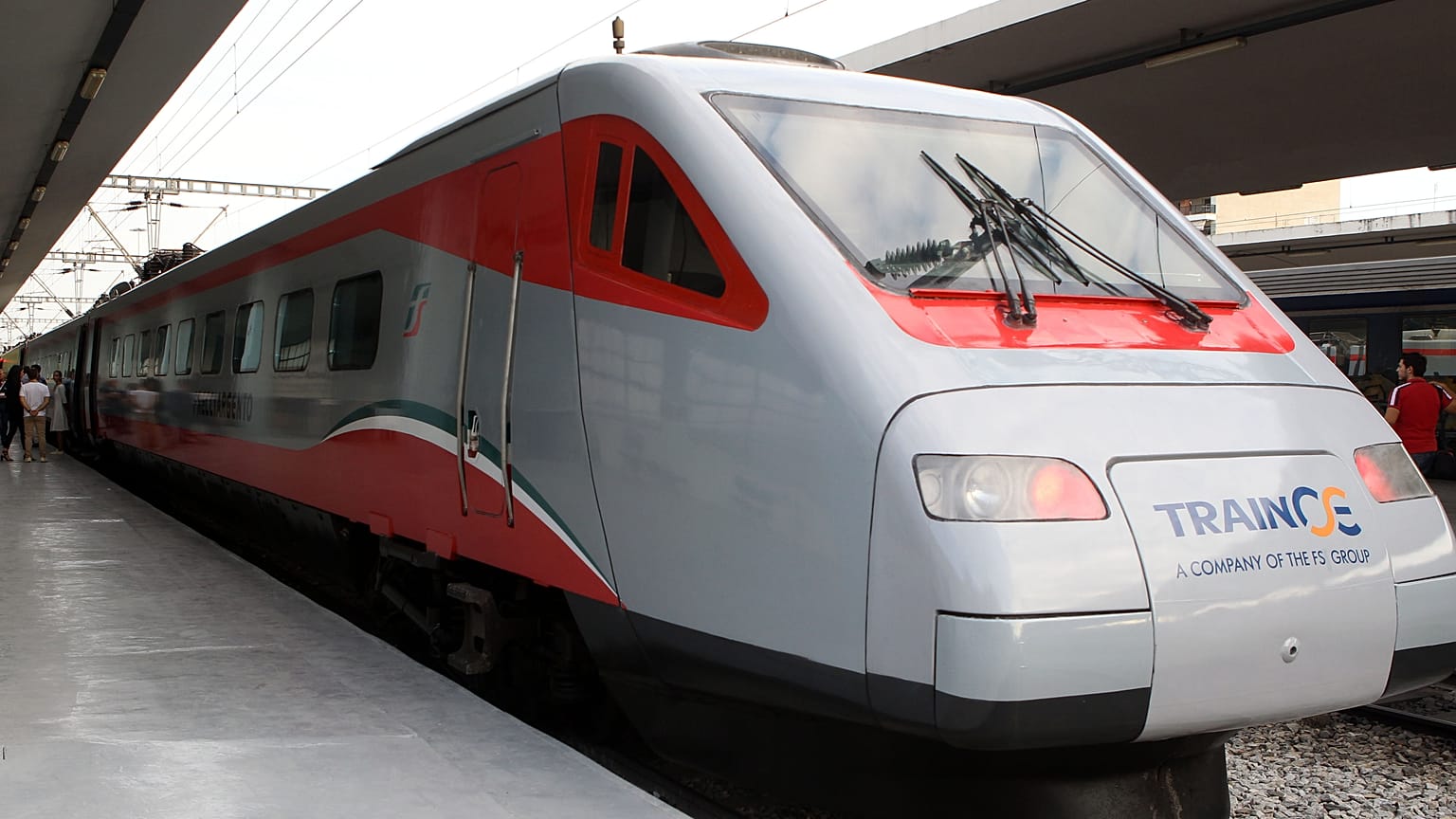 ΘΕΣΣΑΛΟΝΙΚΗ ΠΑΡΟΥΣΙΑΣΗ ΝΕΑΣ ΑΜΑΞΟΣΤΟΙΧΙΑΣ ΤΗΣ ΤΡΑΙΝΟΣΕ
