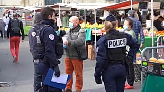 Les marchés en plein air, l'anti-confinement contre le coronavirus