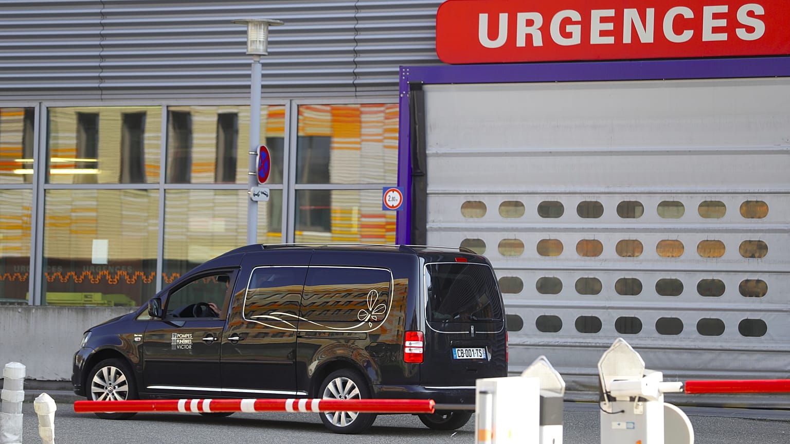 Koronavírusos megbetegedésben meghalt egy francia orvos