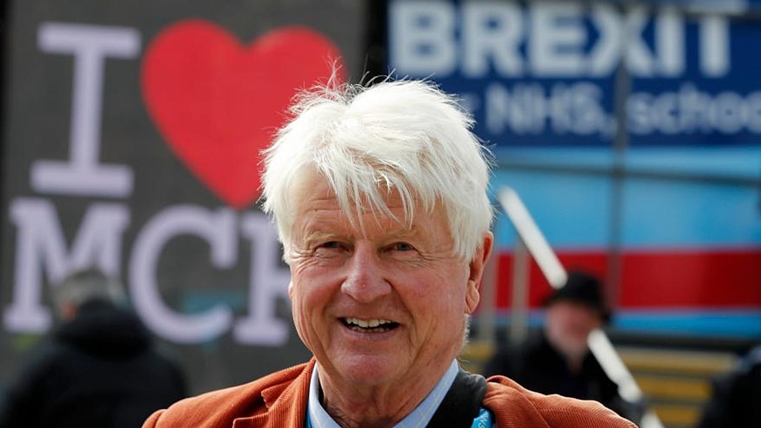 Stanley Johnson kommt zu einer Pressekonferenz in Manchester, Oktober 2019.