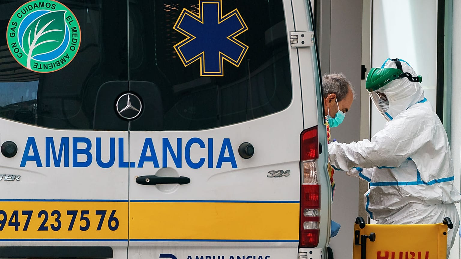 Une ambulance à Burgos, dans le nord de l'Espagne, le 23 mars 2020.