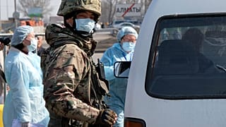 Блокпост в Алма-Ате.