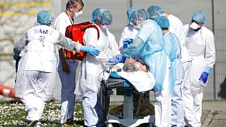 «Θερίζει» την Ευρώπη ο COVID-19