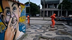 Baixa do Rio de Janeiro durante operação de desinfeção contra o novo coronavírus