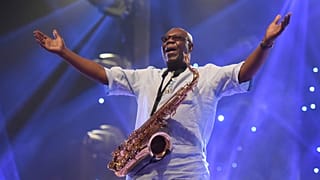 Manu Dibango koronavirüsten hayatını kaybetti