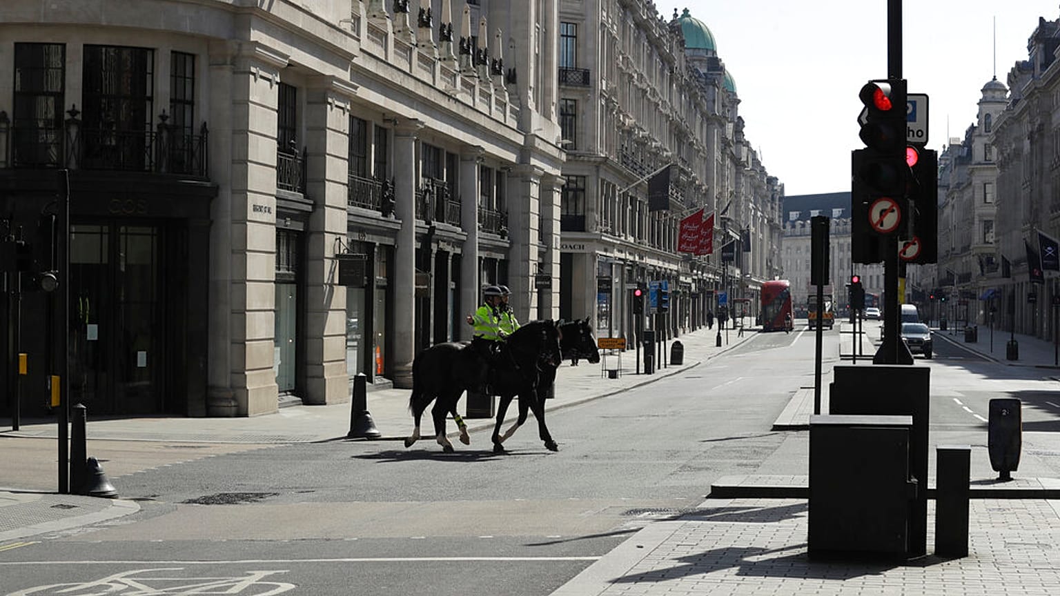 Londres se confine à son tour pour repousser le coronavirus