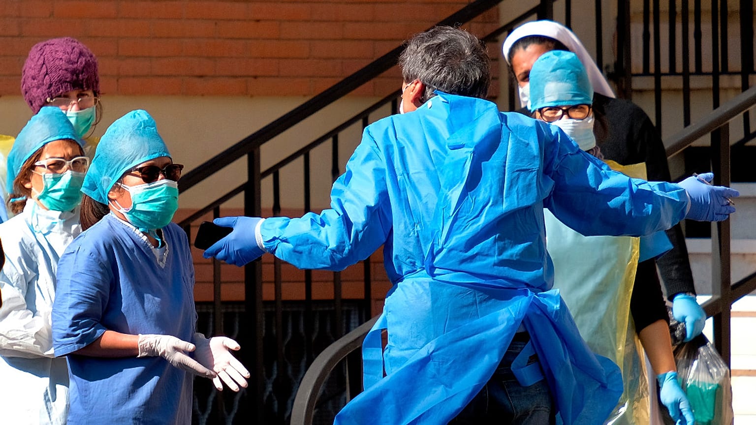 Corpo médico continua sob enorme pressão devido ao novo coronavírus