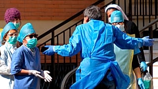 Corpo médico continua sob enorme pressão devido ao novo coronavírus