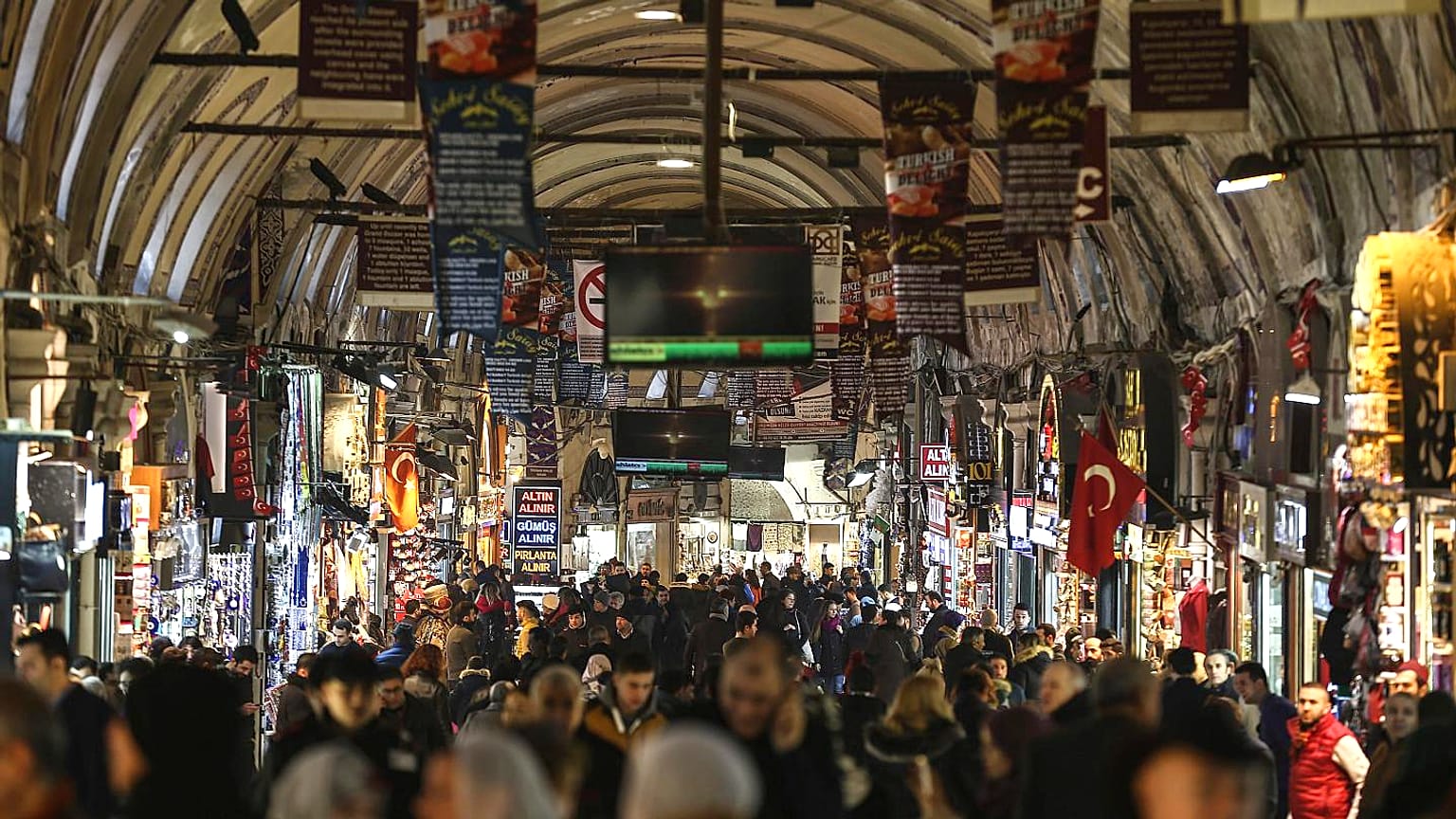 Türkiye'de halkın yüzde 71'e yakını hükümetin koronavirüse karşı aldığı tedbirlerden memnun