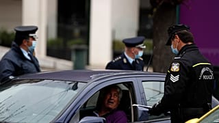 Πώς εξελίσσεται η απαγόρευση μετακινήσεων σε Ελλάδα και Κύπρο - Πόσες παραβάσεις βεβαιώθηκαν