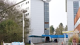 GB: malpagati, gli addetti alle pulizie ospedaliere minacciano lo stop