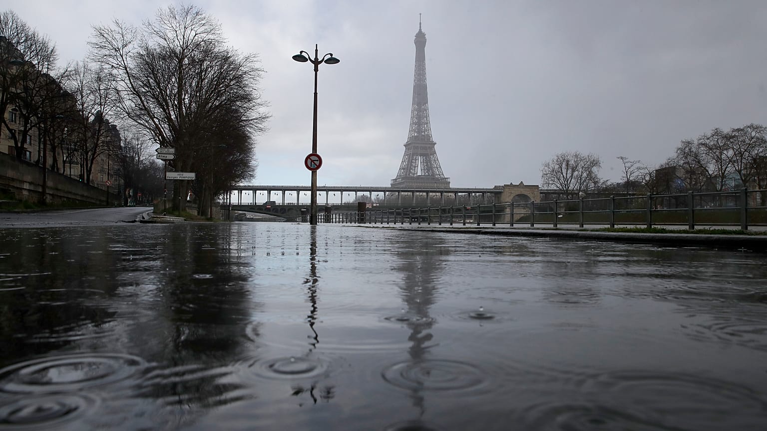 Fransa'nın başkenti Paris'ten geçen Seine Nehri