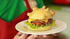 Как в Ханое готовят "вирусный" коронабургер