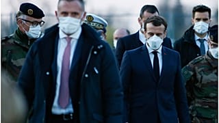 في ظل القيود المفروضة لمواجهة كورونا.. مخاوف على مستقبل الحريات في فرنسا