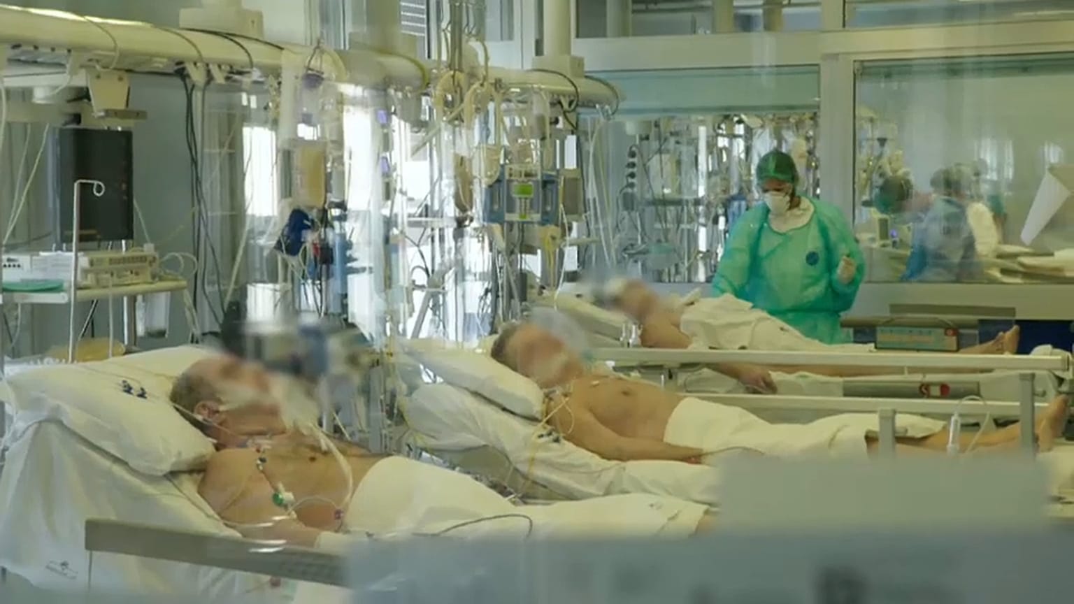 Covid-19, Istituto Superiore di Sanità: "In Italia oltre  6200 operatori sanitari infettati"