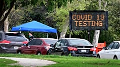 Dépistage organisé à Pacoima; en Californie, le 25 mars 2020.