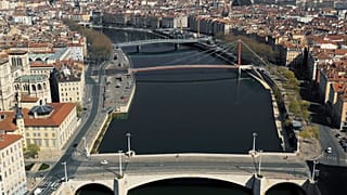 Des images aériennes de Lyon vide de ses habitants confinés