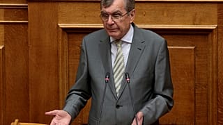 Στην εντατική με συμπτώματα κορωνοϊού ο Δημήτρης Κρεμαστινός
