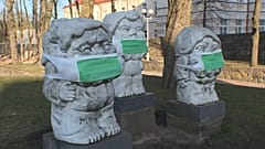Litauen: Auch Standbilder mit Maske