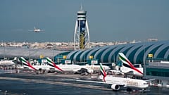 طائرات إماراتية في مطار دبي الدولي 