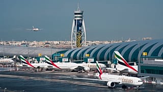 طائرات إماراتية في مطار دبي الدولي 