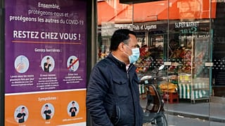 Franceses vão ter de continuar em distanciamento social para lá de 31 de março