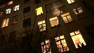 Nachbarschaftshilfe in Frankreich - Kino auf der Hauswand