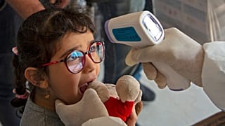 Coronavirus : dans quelle mesure les enfants et adolescents sont-ils touchés ?