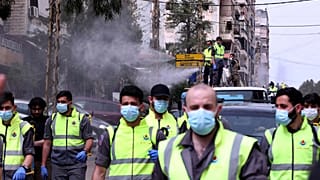 شاهد: حزب الله اللبناني يتجنّد بالآلاف في مواجهة كورونا بتطهير الضاحية الجنوبية