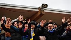 Fußballfans in Minsk am 19. März. Die Stadien sind weiterhin besucht.