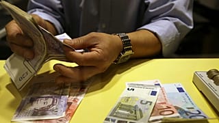 بی‌خبری از گشایش‌های ارزی و سقوط قیمت نفت؛ نخستین صعود نرخ ارز در سال ۹۹ رقم خورد