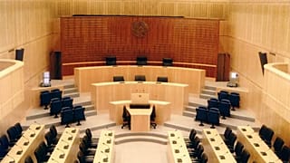 Κύπρος: Ψηφίσθηκε ο νόμος για την αναστολή της υποχρέωσης καταβολής δόσεων