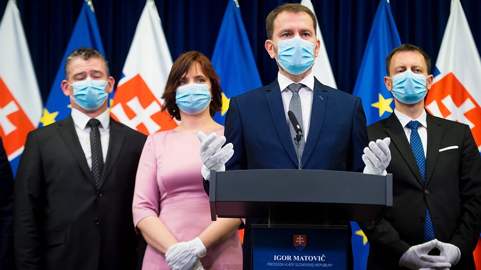 Igor Matovič, szlovák kormányfő beiktatás utáni sajtóértekezletén