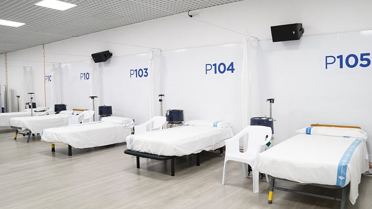 Camas vacías en el hospital Vall d'Hebron de Barcelona