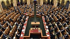 Ma dönt a felhatalmazási törvényről a parlament