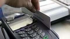 Ελλάδα: Αυξάνεται από σήμερα το όριο των ανέπαφων συναλλαγών