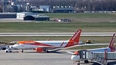 Easyjet koronavirüs nedeniyle tüm uçuşlarını durdurdu; çalışanların maaşını devlet ödeyecek 