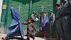 کرونا در افغانستان: زنان در زندان هرات شورش کردند