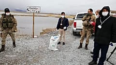 Van'ın Çaldıran ilçesinde koronavirüs tedbirleri kapsamında karantinaya alınan Han Mahallesi