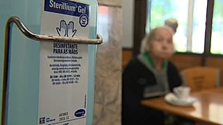 Cai o número de novos casos de Covid-19 em Portugal
