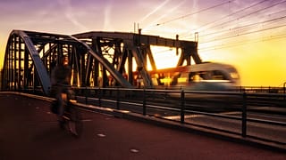 High speed train powered by solar energy