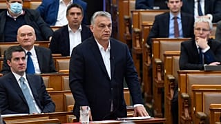 Viktor Orban participe à une séance de questions réponses au parlement hongrois à Budapest, le 31 mars 2020