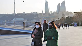 Azerbaycan'da sokağa çıkma yasağı ilan edildi