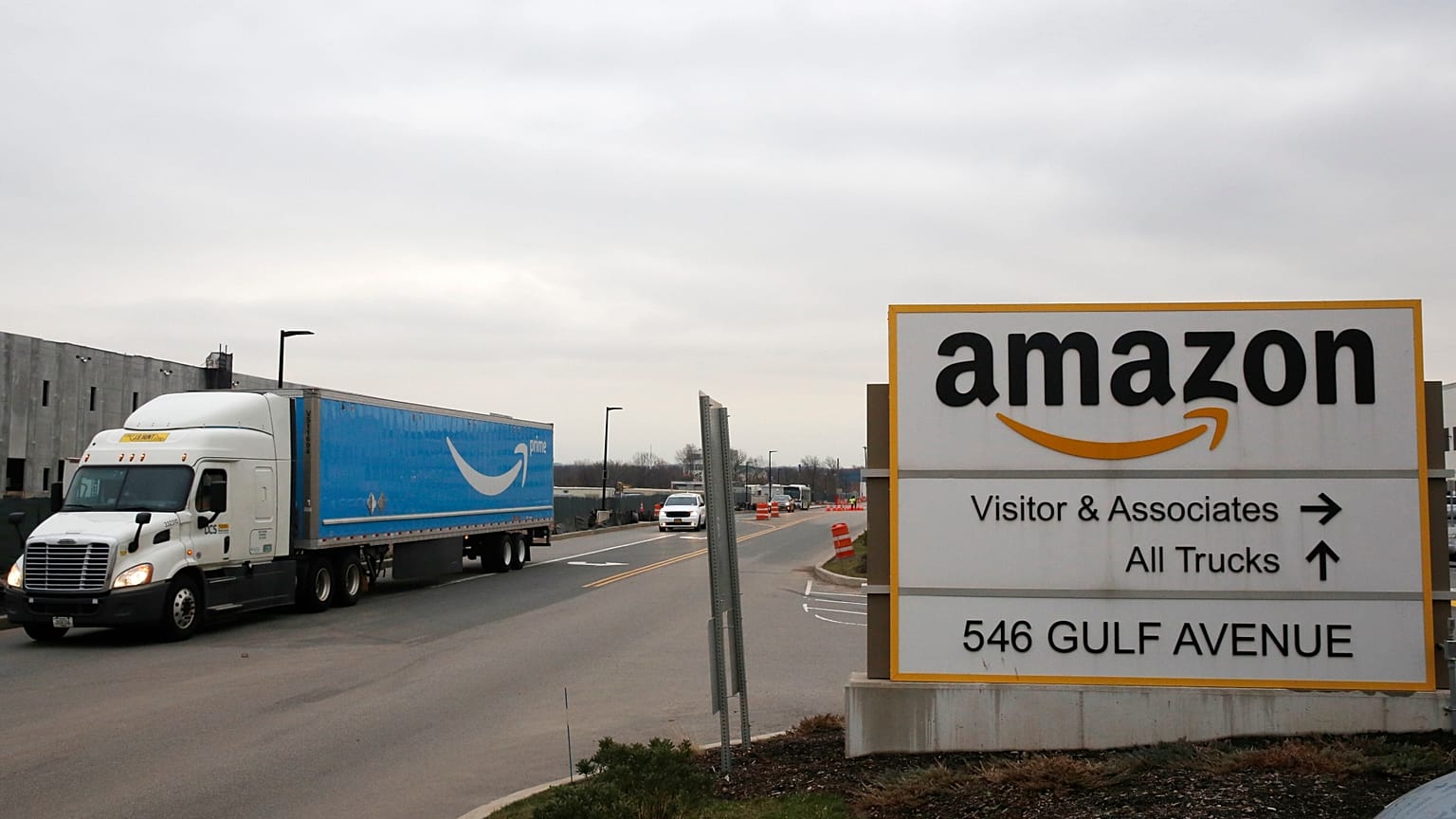 ΗΠΑ - COVID-19: Απεργιακές κινητοποιήσεις σε Amazon και Instacart