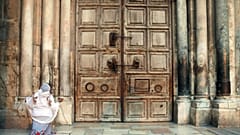 COVID-19: «Λουκέτο» στον Πανάγιο Τάφο έπειτα από 671 χρόνια