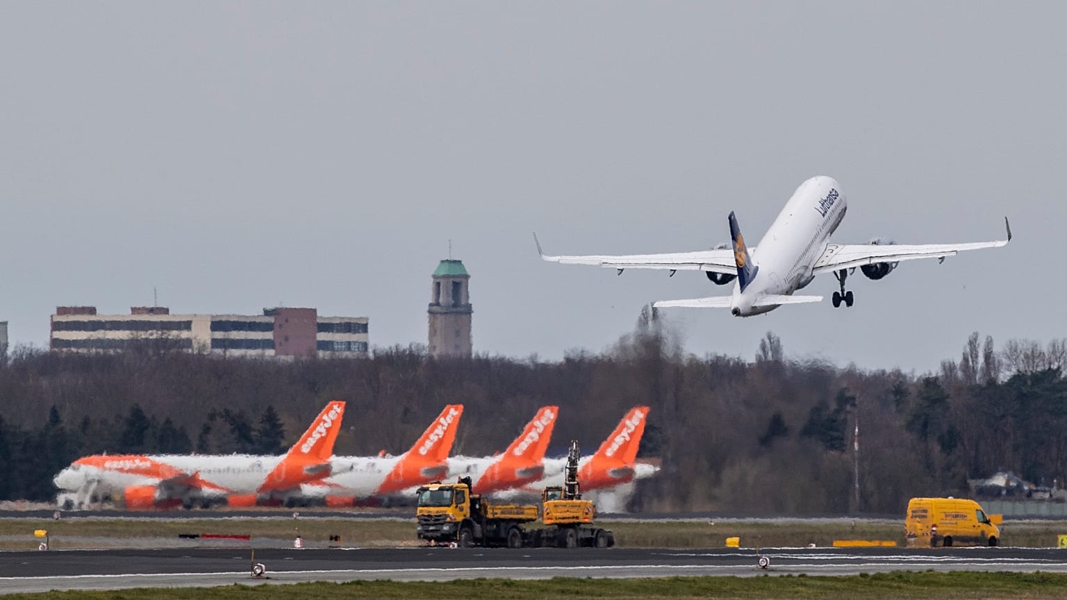 Klarer Himmel über Deutschland: 80 Prozent weniger Flugverkehr
