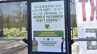 Hollandalı Türkler koronavirüsle savaşan ülkedeki sağlık personeline Kur'an'dan ayetle teşekkür etti